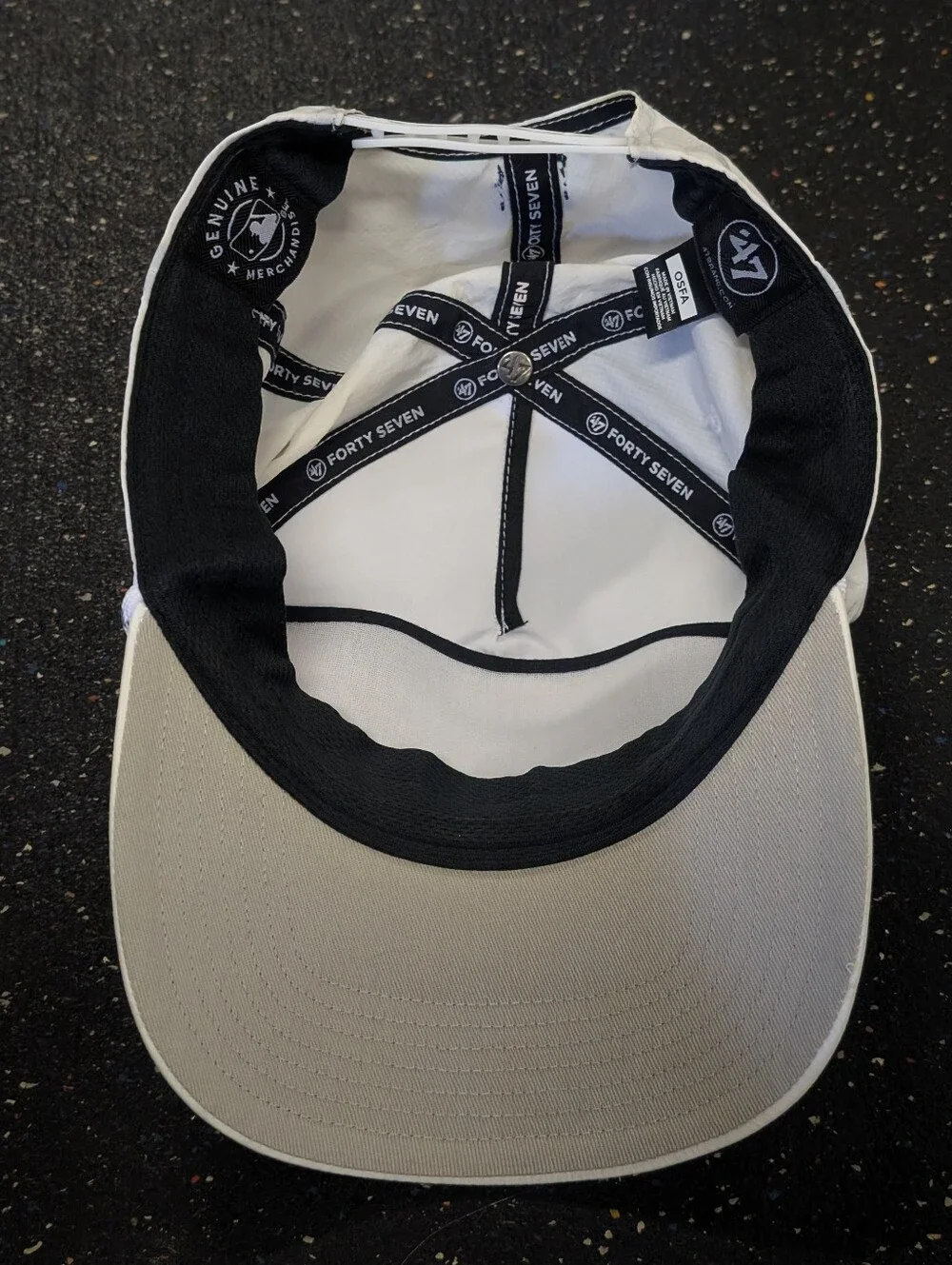 Men's Minnesota Twins '47 White Suburbia Captain Snapback Hat